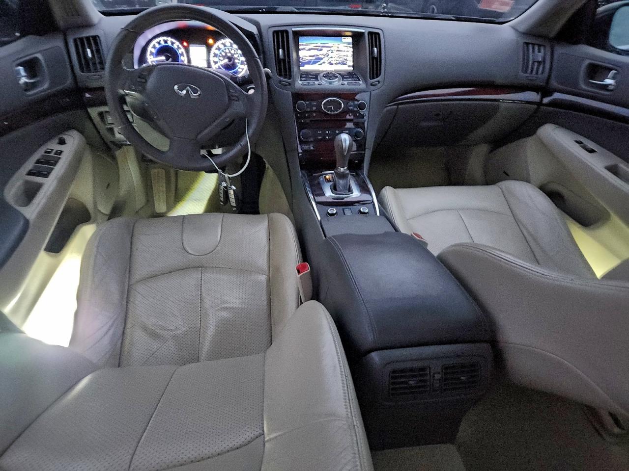 INFINITI G37 Image 9