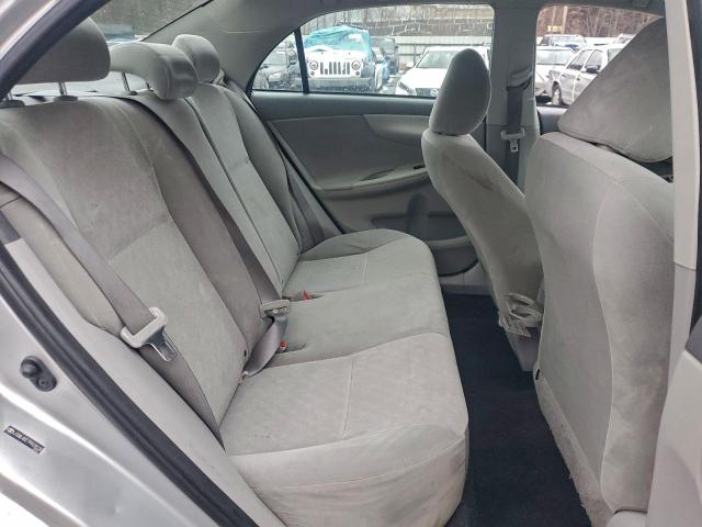 Toyota Corolla Base Image 5