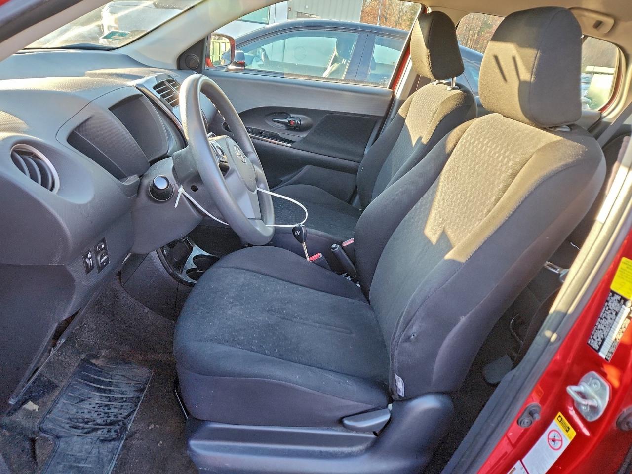 Toyota Scion Image 9