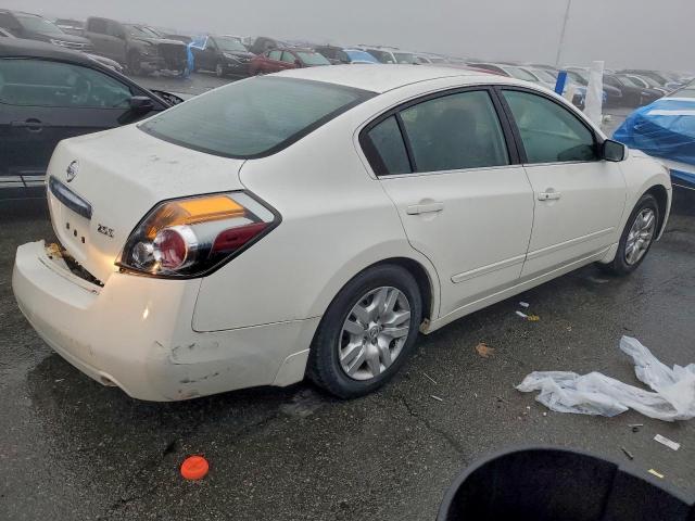 Nissan Altima Base Image 2