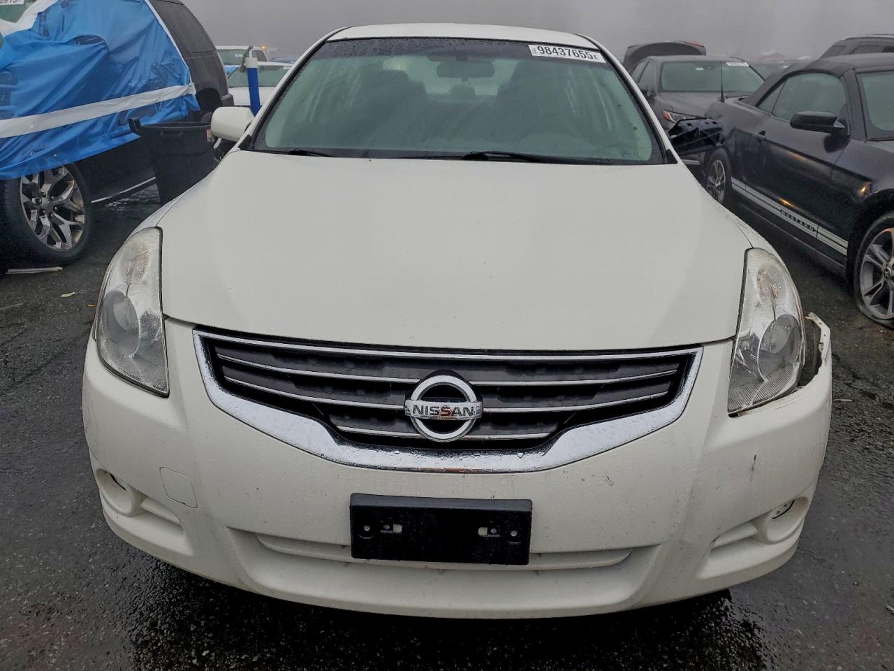 Nissan Altima Base Image 11