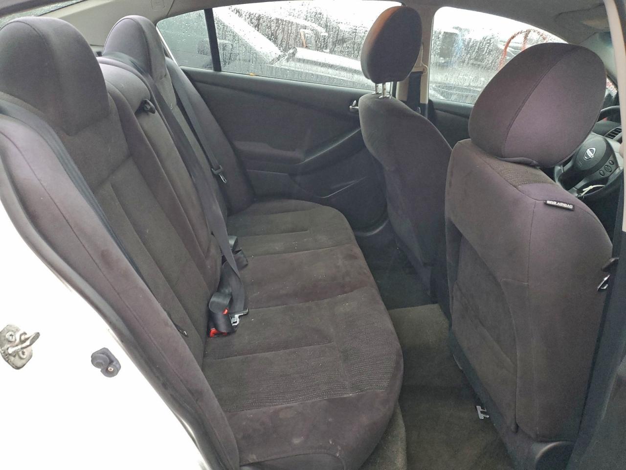 Nissan Altima Base Image 7