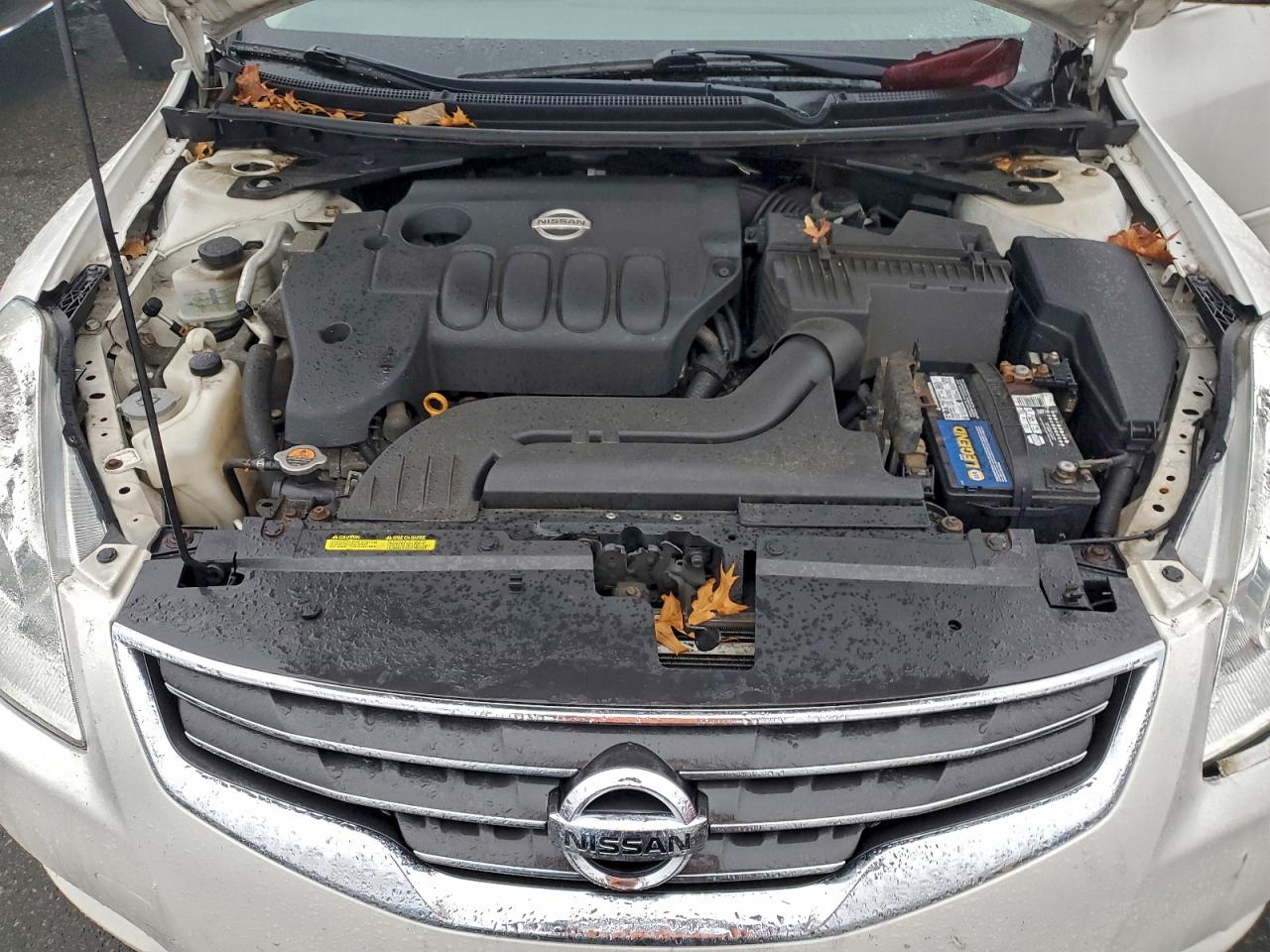 Nissan Altima Base Image 5