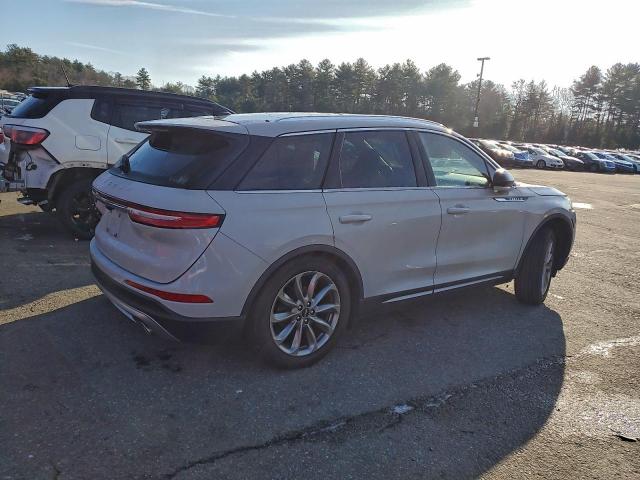 Lincoln Corsair Image 2