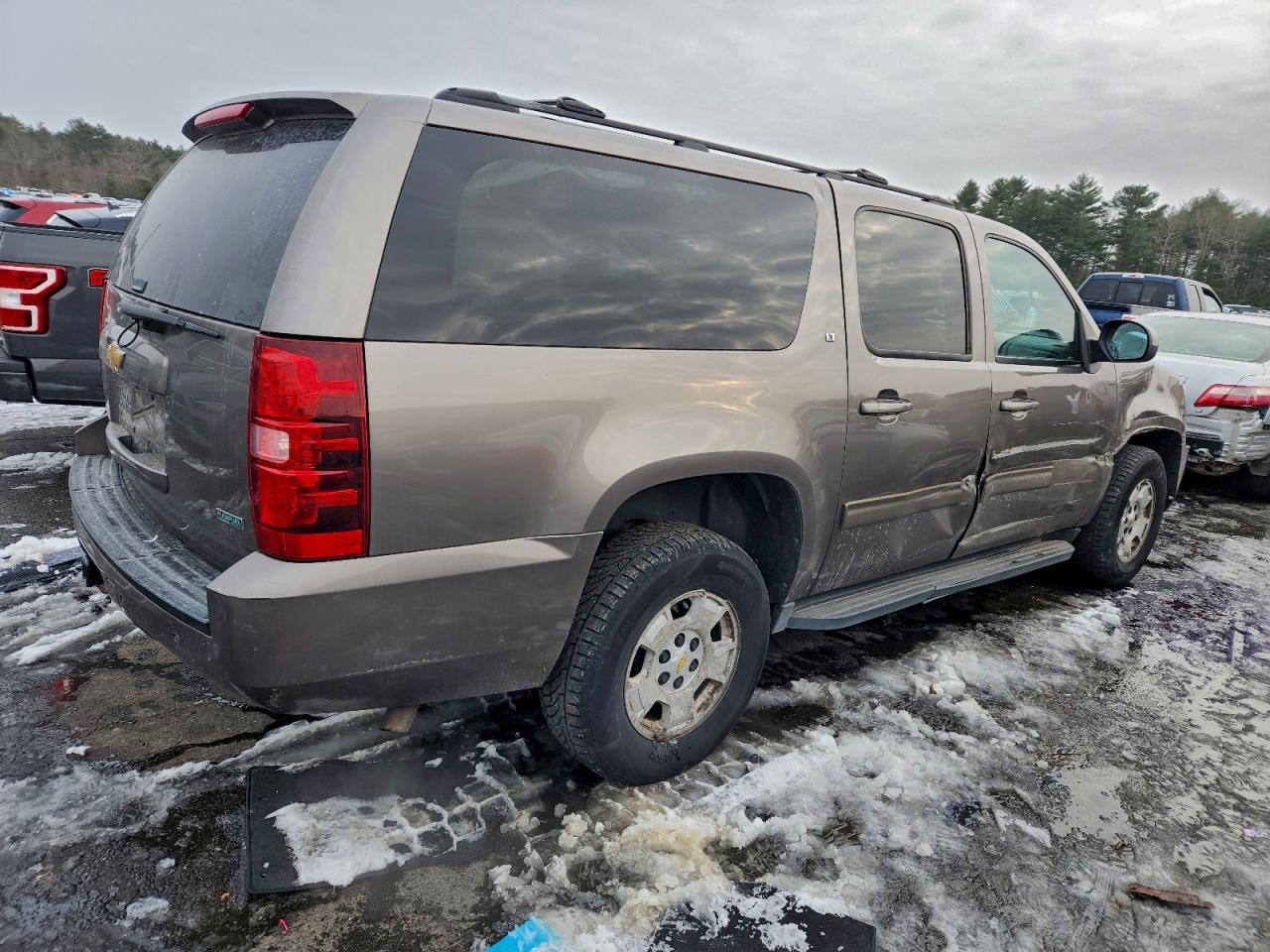 Chevrolet Suburban K1500 Lt Image 3