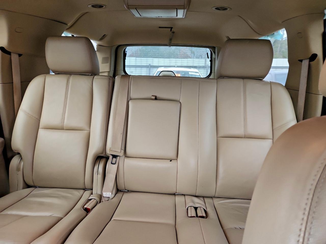 Chevrolet Suburban K1500 Lt Image 8