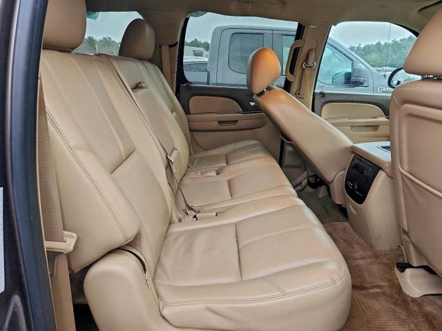 Chevrolet Suburban K1500 Lt Image 10