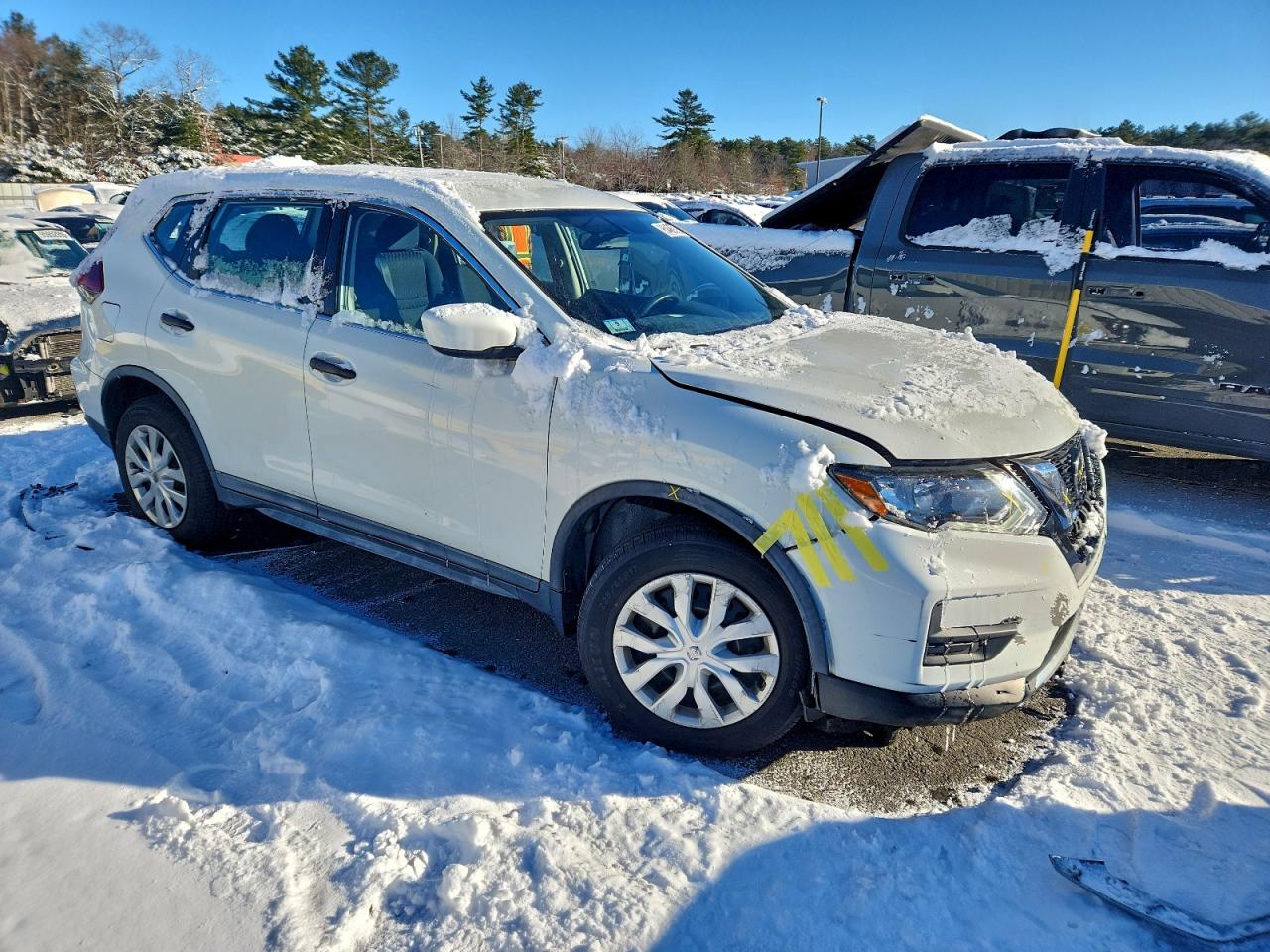 Nissan Rogue S Image 9