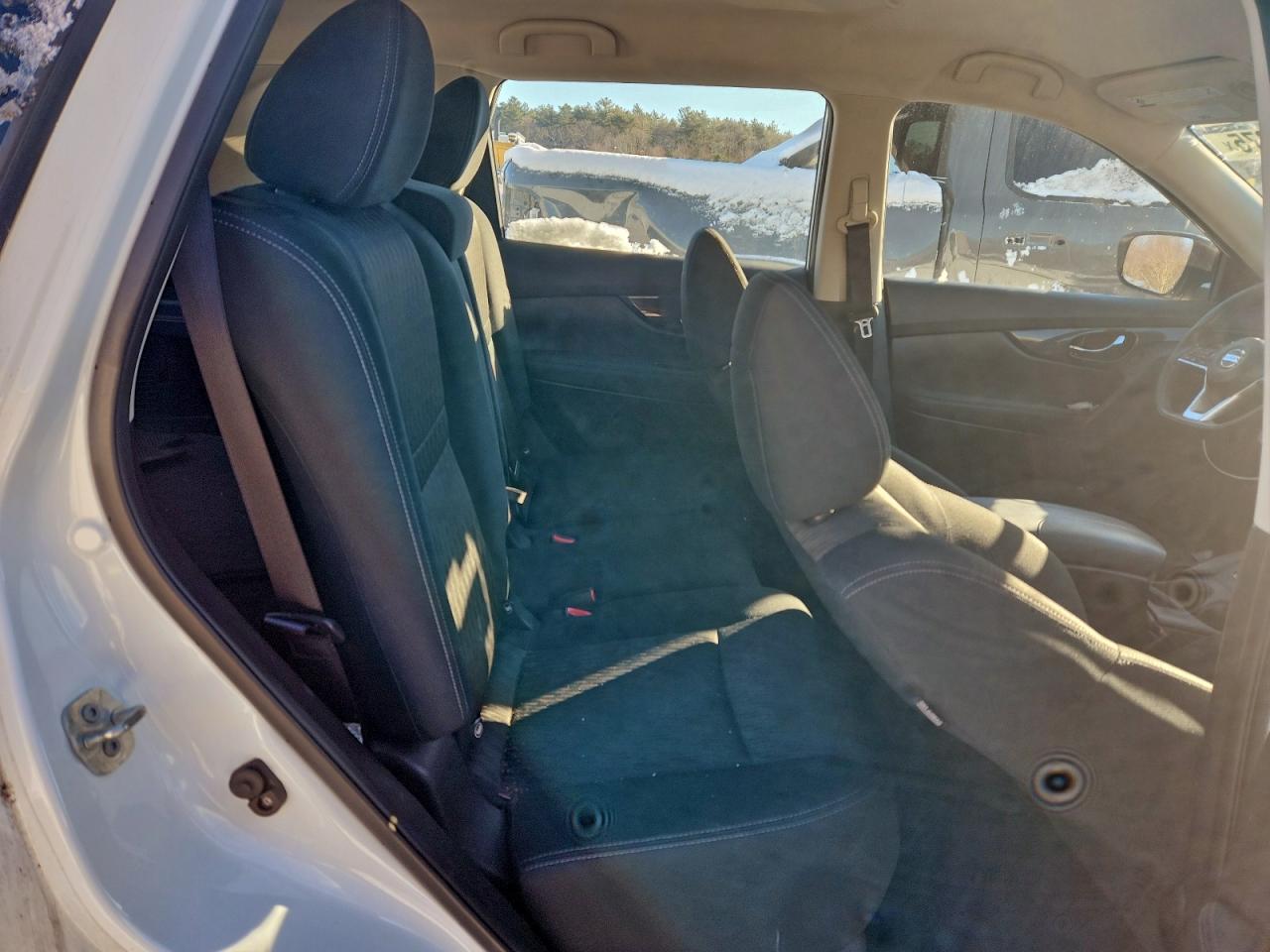 Nissan Rogue S Image 2