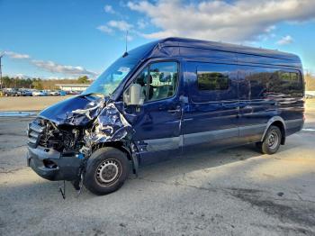  Salvage Mercedes-Benz Sprinter