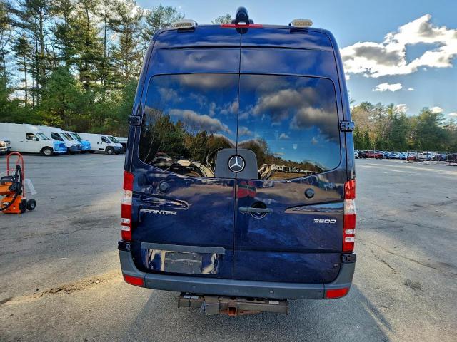 Mercedes-Benz Sprinter 3500 Image 2