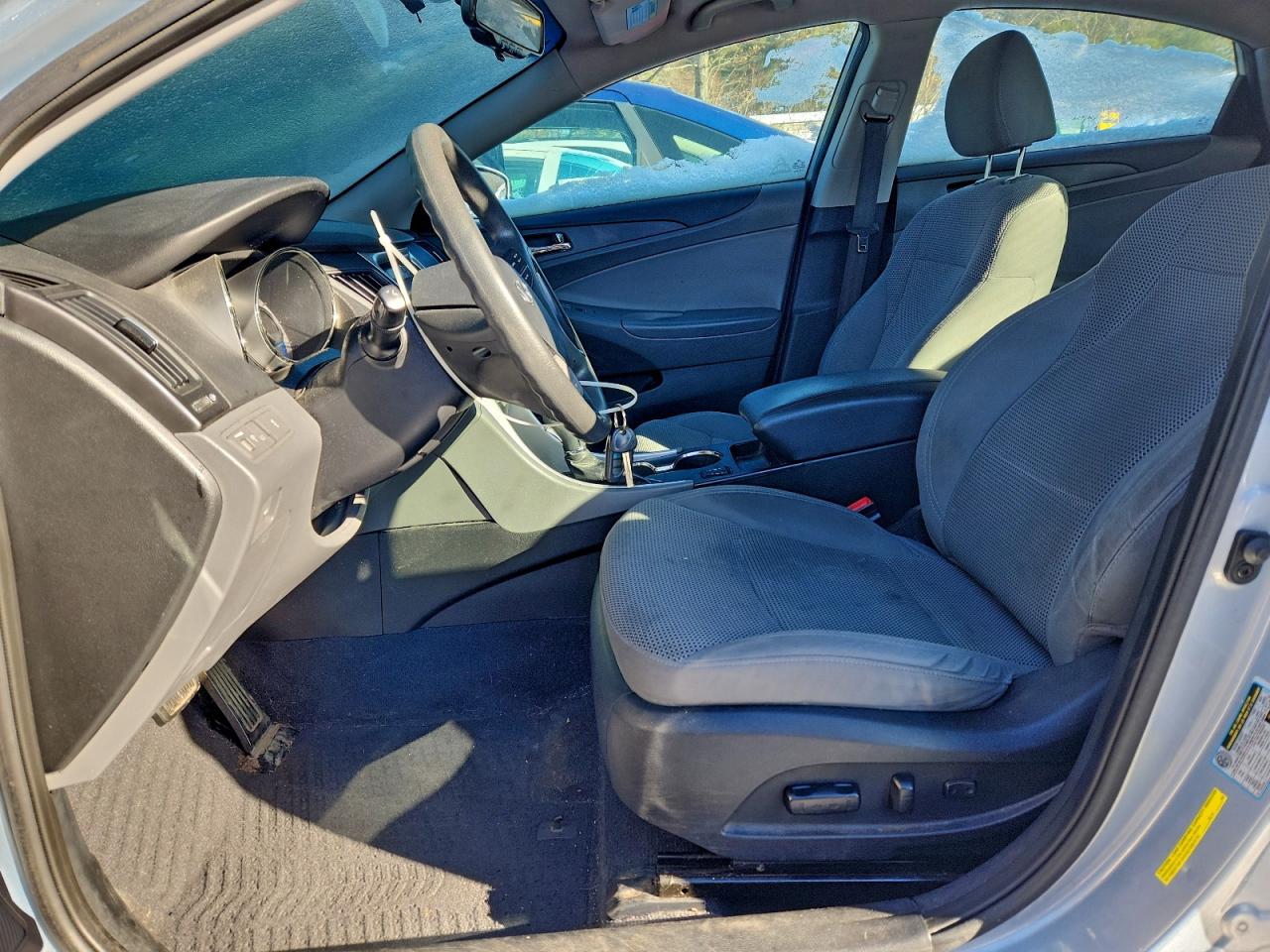 Hyundai SONATA Gls Image 10