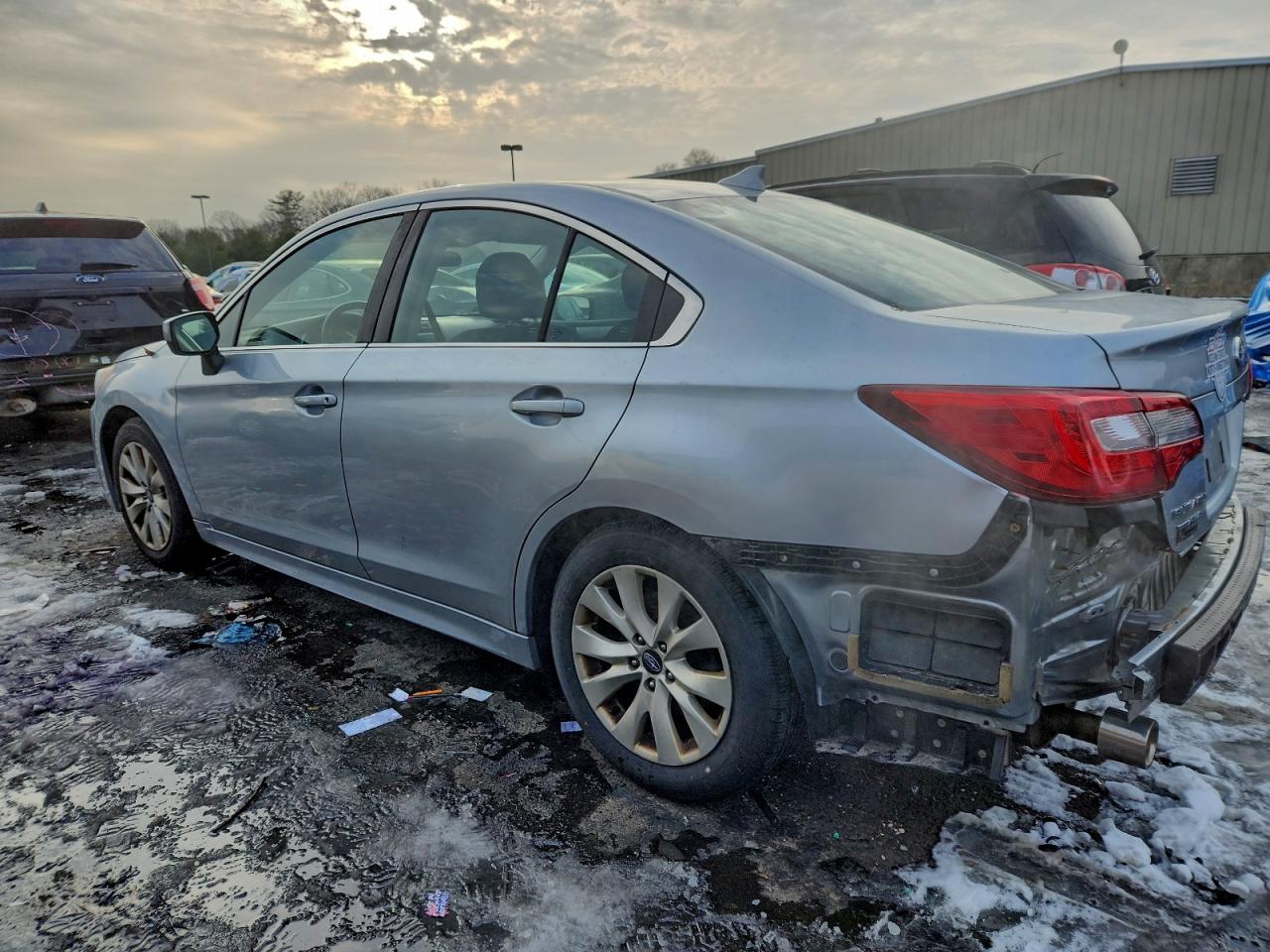 Subaru Legacy 2.5i Premium Image 3