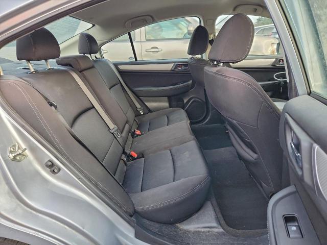 Subaru Legacy 2.5i Premium Image 10