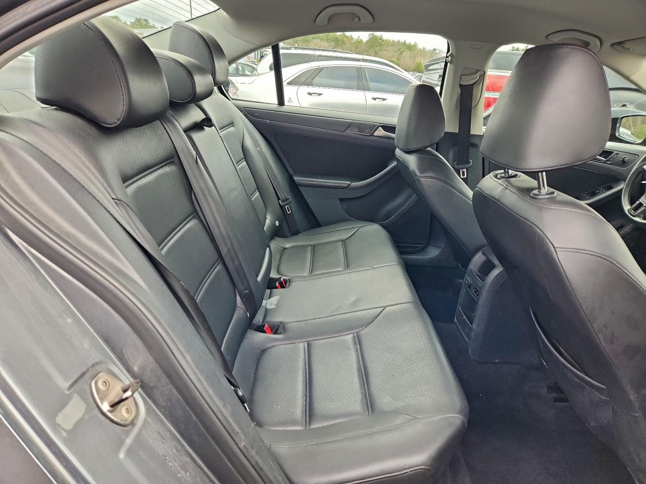 Volkswagen Jetta Se Image 10