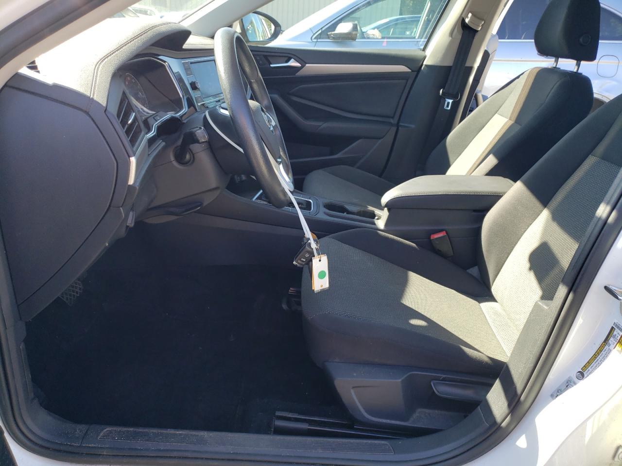 Volkswagen Jetta S Image 6