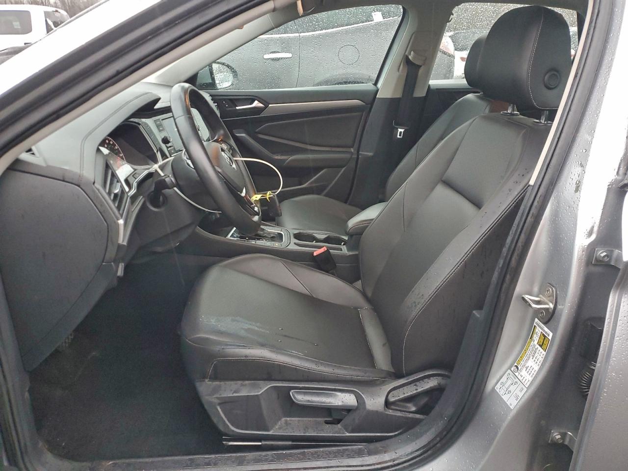 Volkswagen Jetta S Image 2